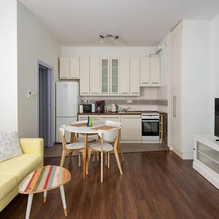 Aleja Krakowska Homely By Bookinghost Appartement *