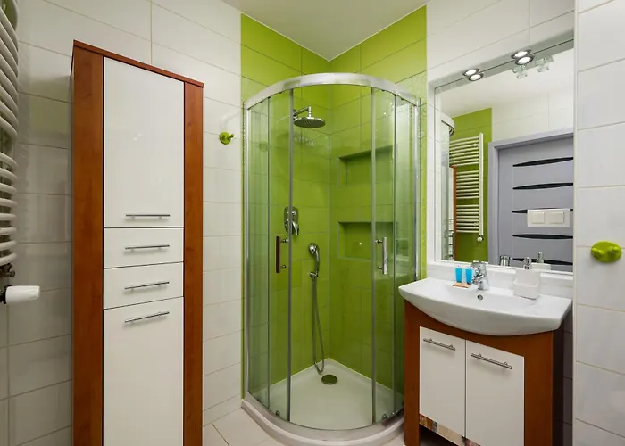 Aleja Krakowska Homely By Bookinghost