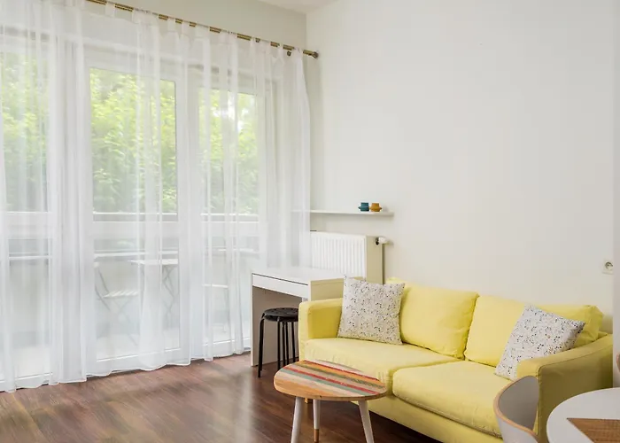 Aleja Krakowska Homely By Bookinghost