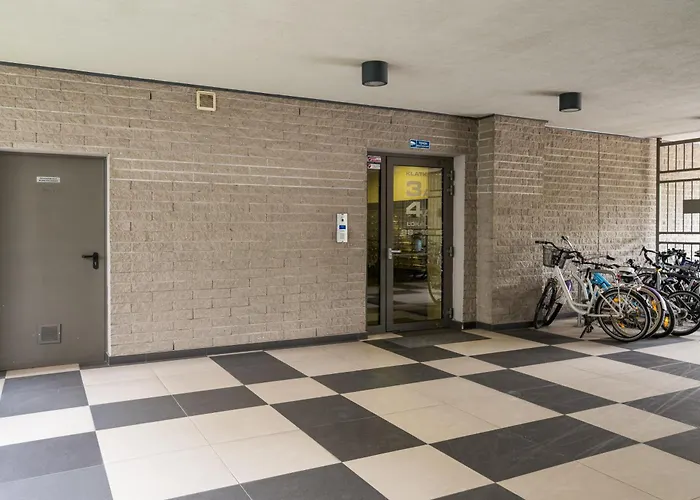 Aleja Krakowska Homely By Bookinghost *