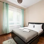 Aleja Krakowska Homely By Bookinghost